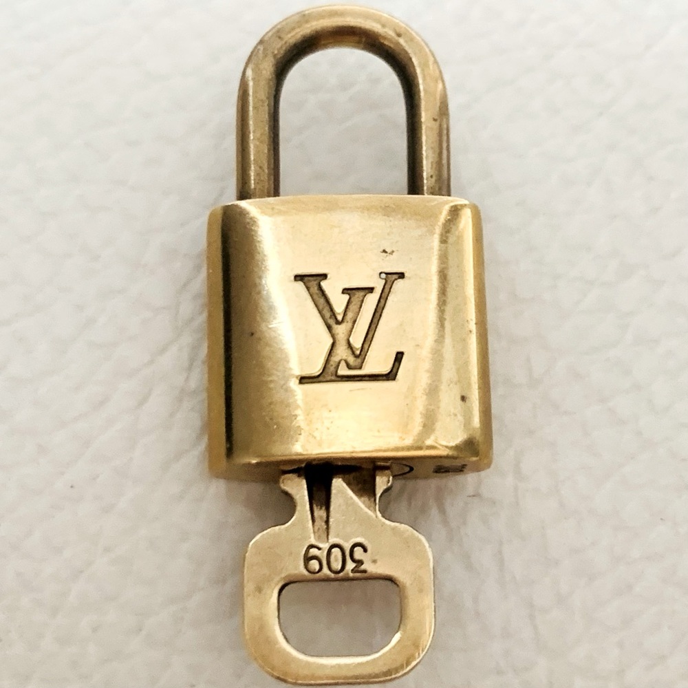 💯AUTHENTIC VINTAGE LOUIS VUITTON CADENA PADLOCK AND KEY SET